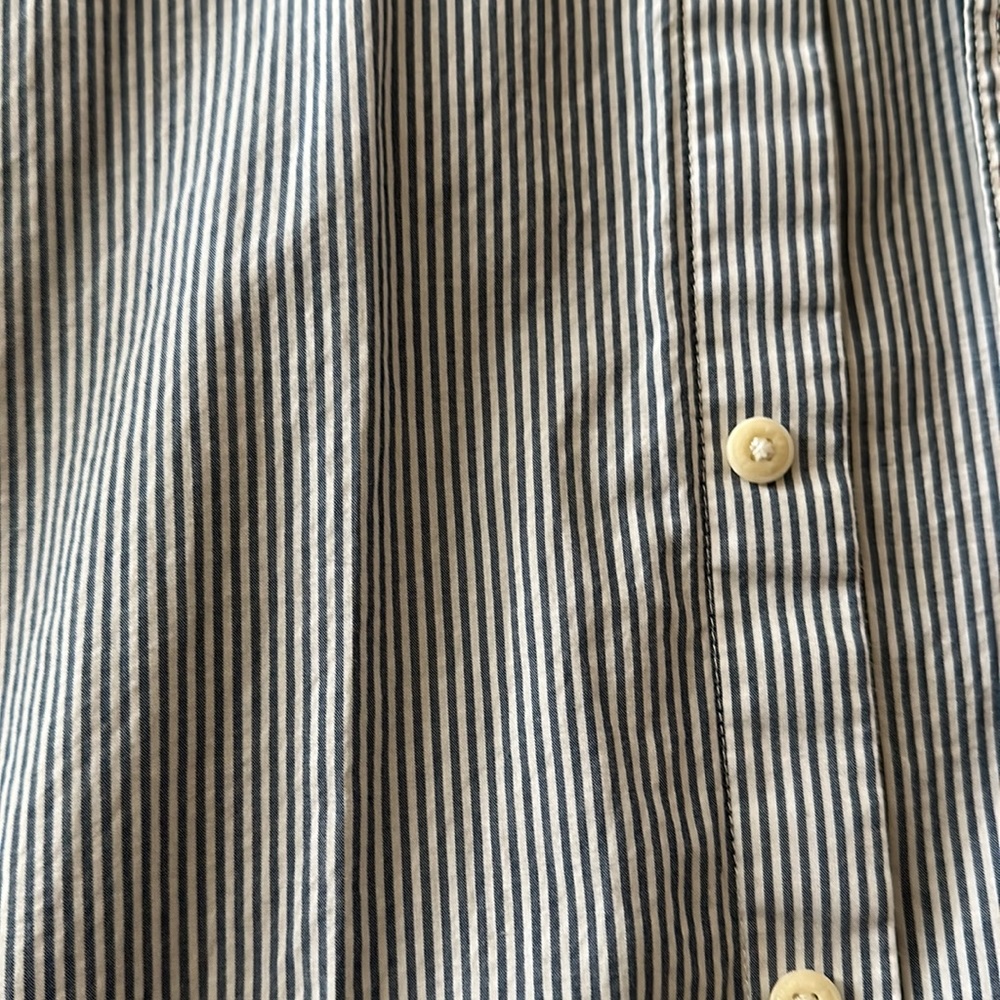 Button up - Picture 3 of 4